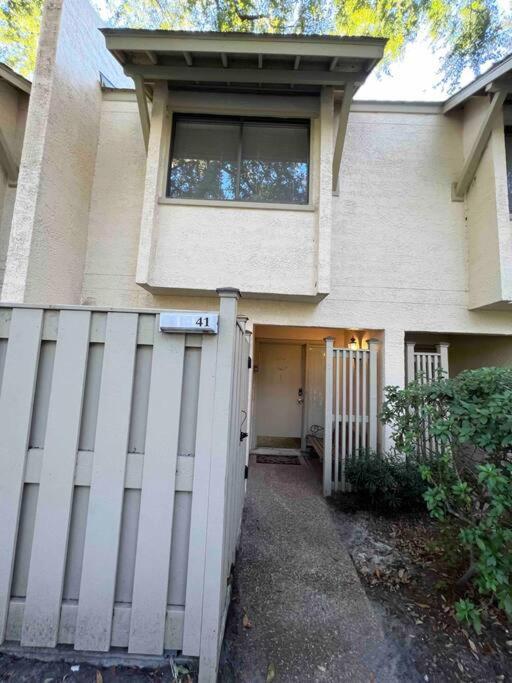 Spacious, Cozy W/parking In Coligny Villa Hilton Head Island
