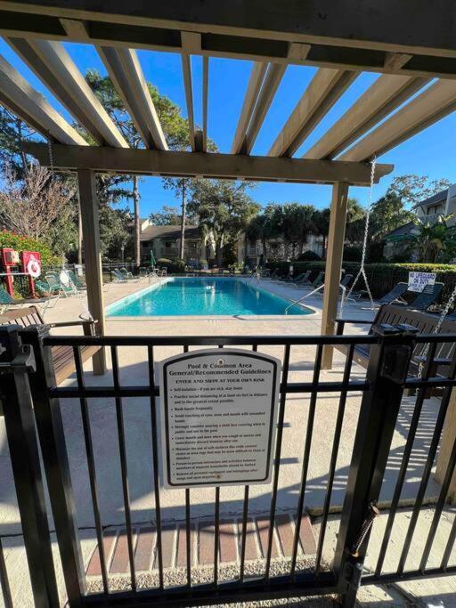 Spacious, Cozy W/parking In Coligny Villa