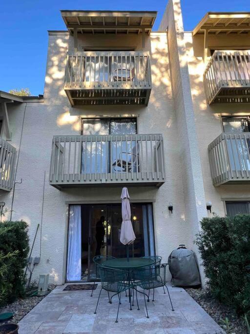 Spacious, Cozy W/parking In Coligny * Hilton Head Island