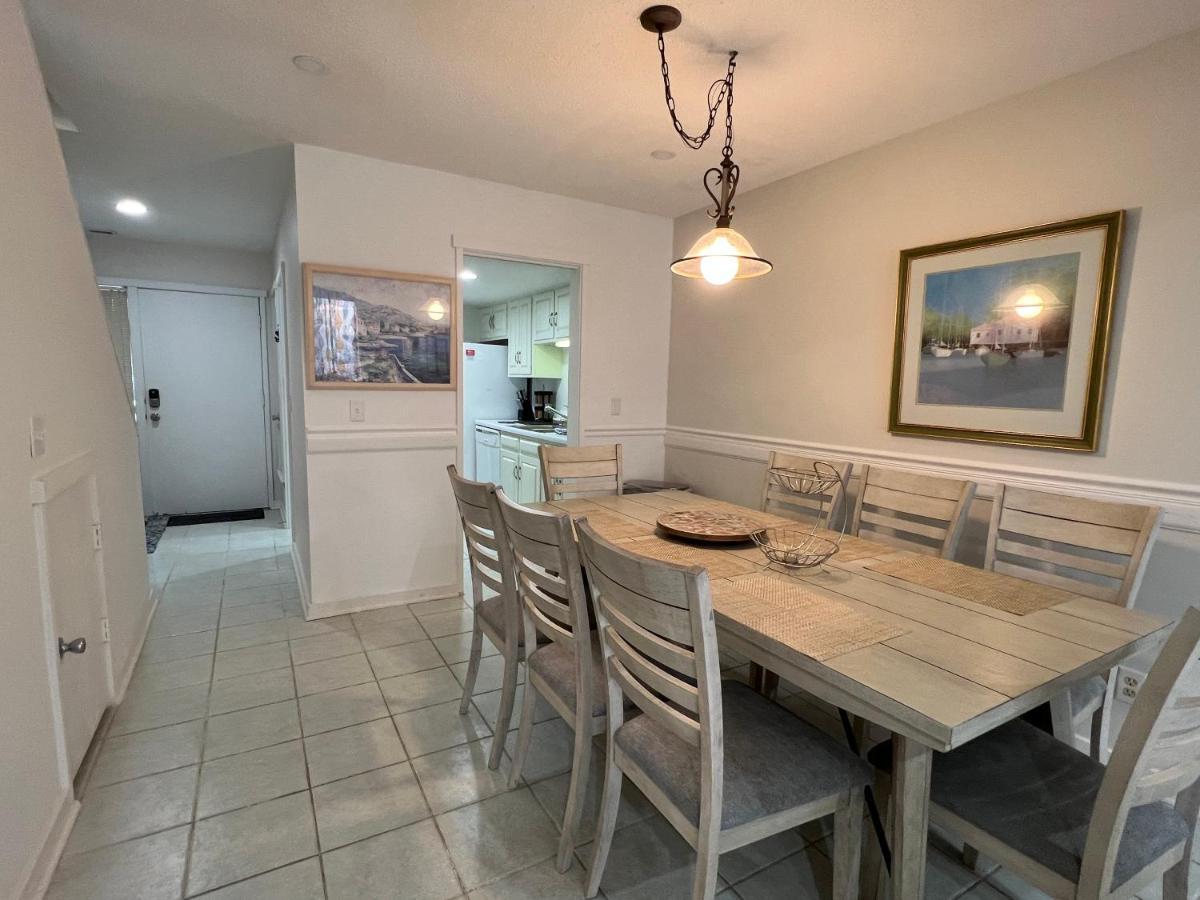 Spacious, Cozy W/parking In Coligny Villa Hilton Head Island