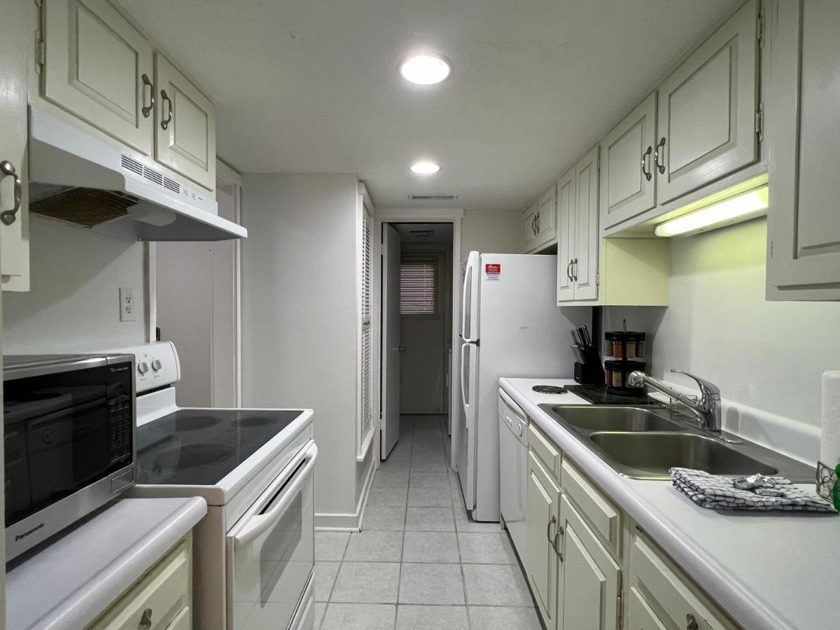 Spacious, Cozy W/parking In Coligny Villa Hilton Head Island